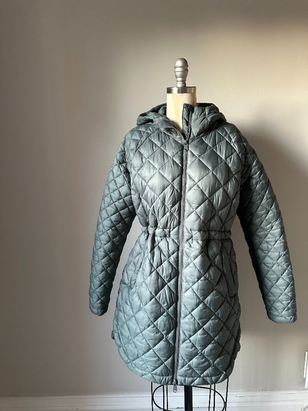 Athleta Quilted Hooded Puffer Coat S Slate Gray Green Long Winter Parka Jacket